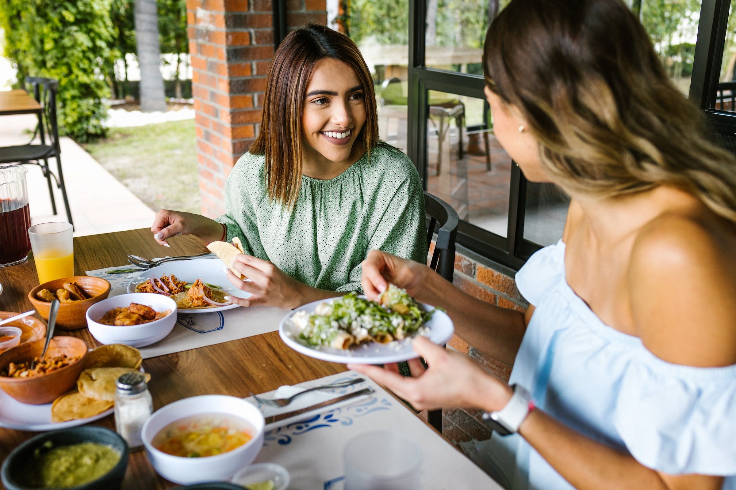 Women eating lunch at a restaurant